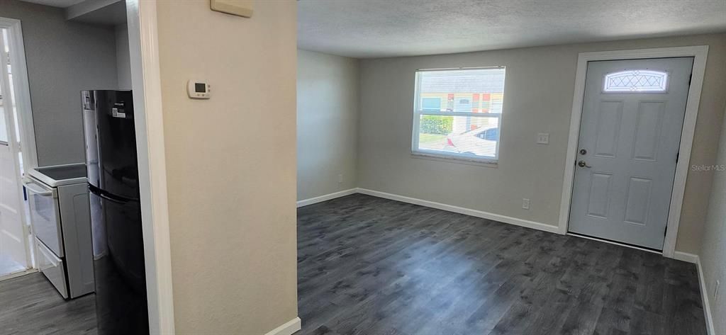 For Sale: $100,000 (2 beds, 1 baths, 722 Square Feet)