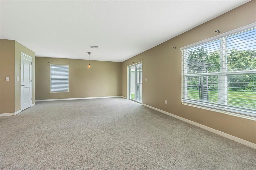 For Rent: $2,500 (4 beds, 2 baths, 2238 Square Feet)