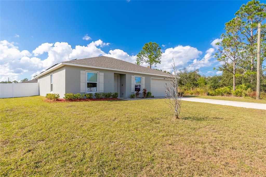 For Sale: $279,900 (3 beds, 2 baths, 1552 Square Feet)