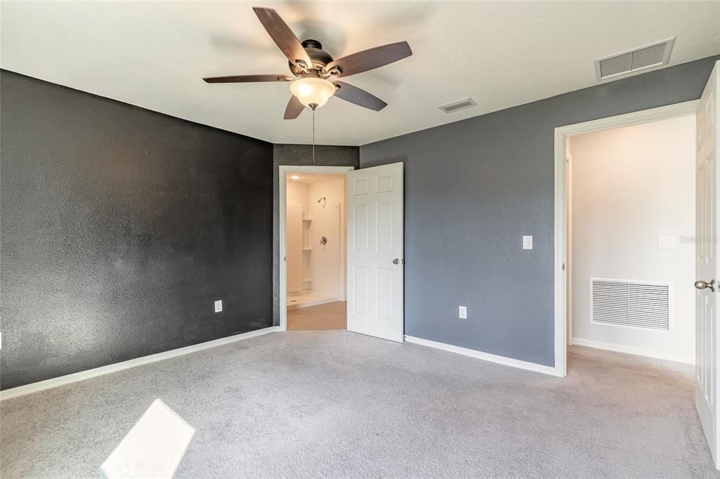 For Sale: $279,900 (3 beds, 2 baths, 1552 Square Feet)