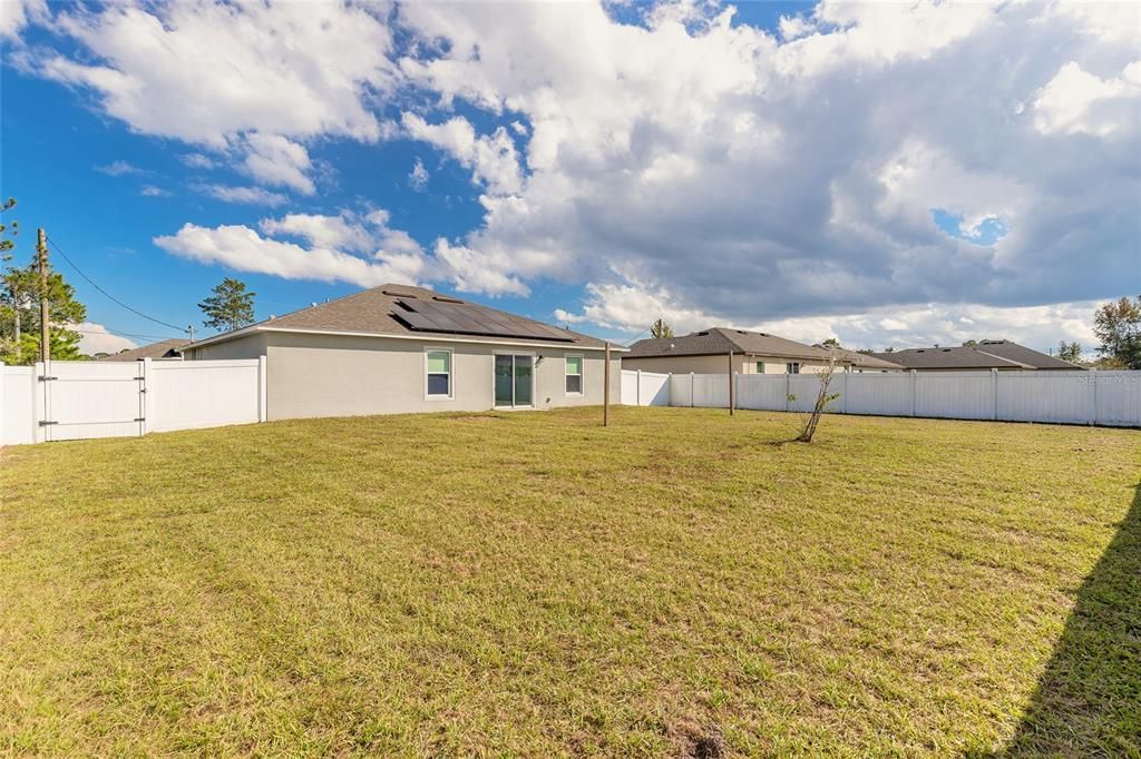 For Sale: $279,900 (3 beds, 2 baths, 1552 Square Feet)