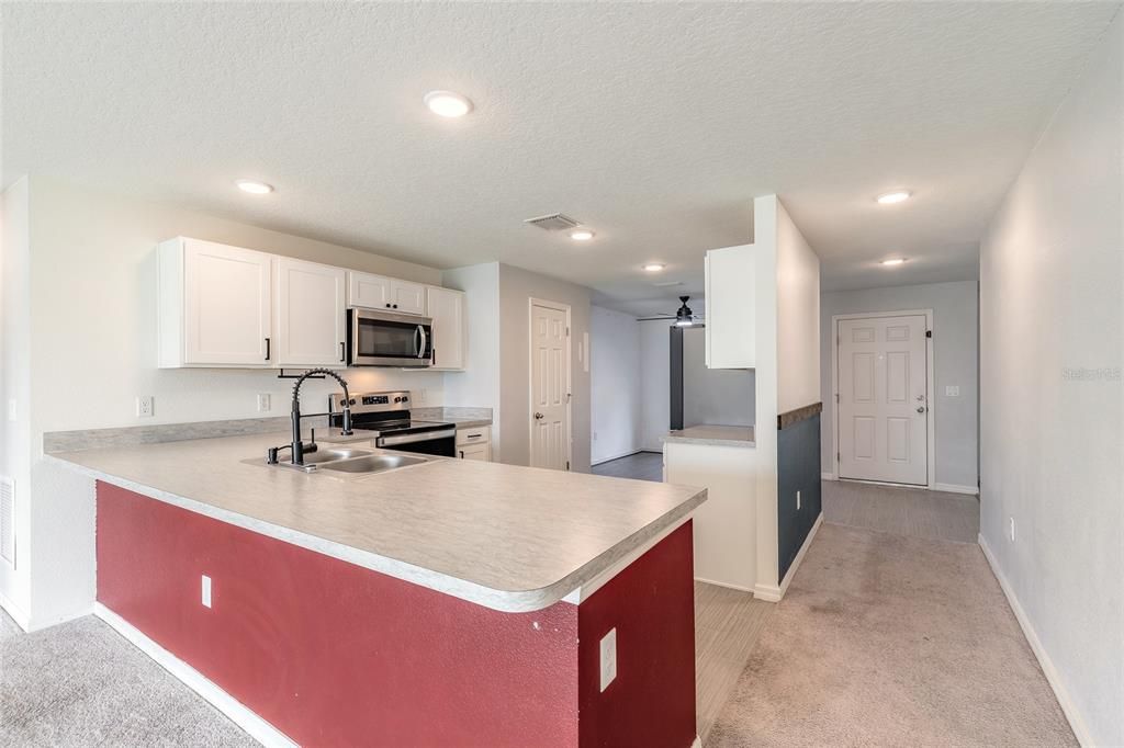 For Sale: $279,900 (3 beds, 2 baths, 1552 Square Feet)