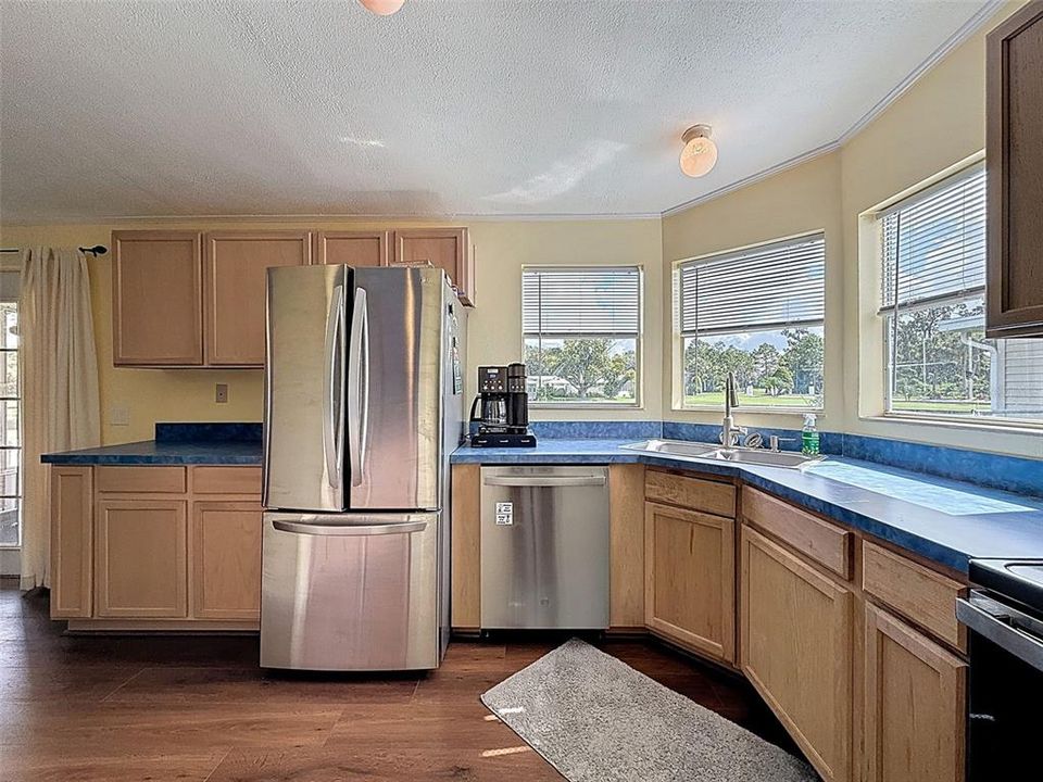 待售: $177,000 (2 贝兹, 2 浴室, 1120 平方英尺)