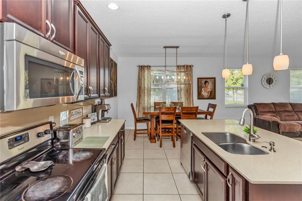 待售: $485,000 (5 贝兹, 3 浴室, 2438 平方英尺)