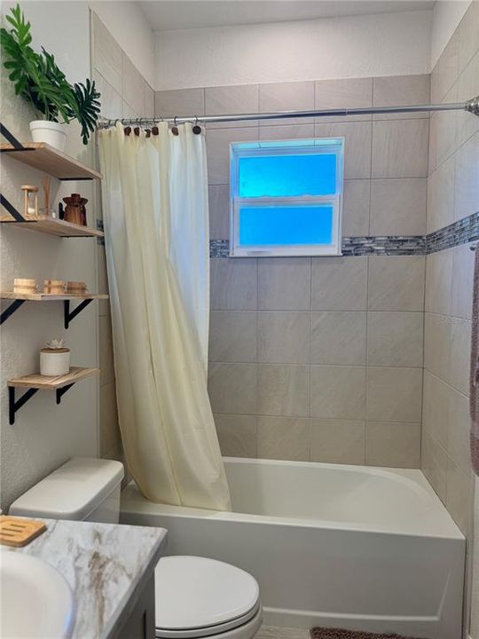 Active With Contract: $2,300 (4 beds, 3 baths, 2519 Square Feet)