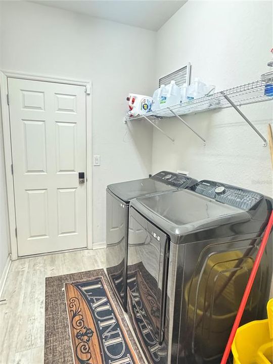 Active With Contract: $2,300 (4 beds, 3 baths, 2519 Square Feet)