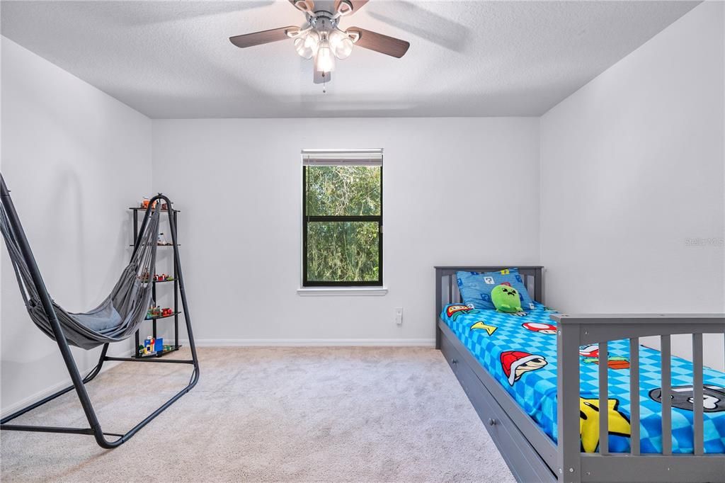 合同活跃: $345,000 (4 贝兹, 2 浴室, 2198 平方英尺)