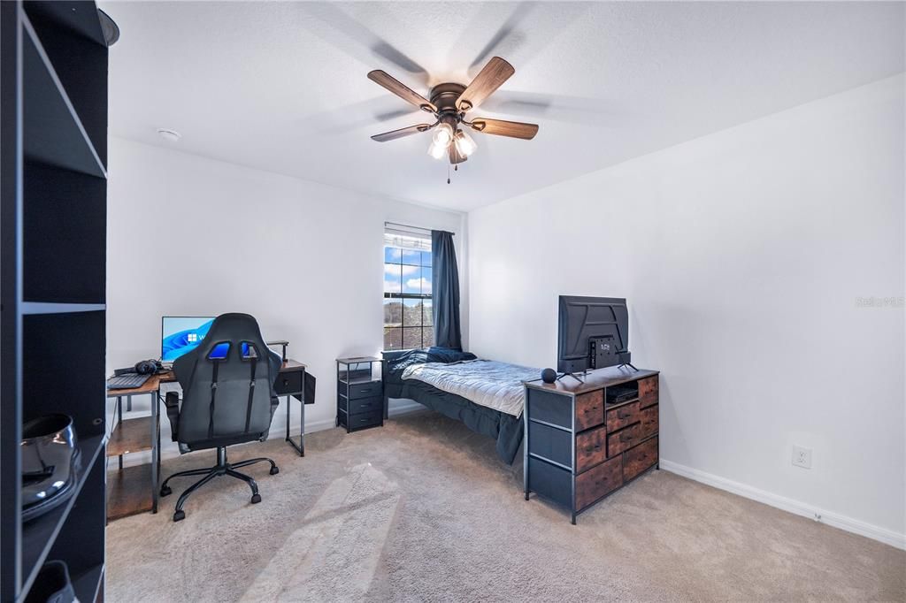 合同活跃: $345,000 (4 贝兹, 2 浴室, 2198 平方英尺)