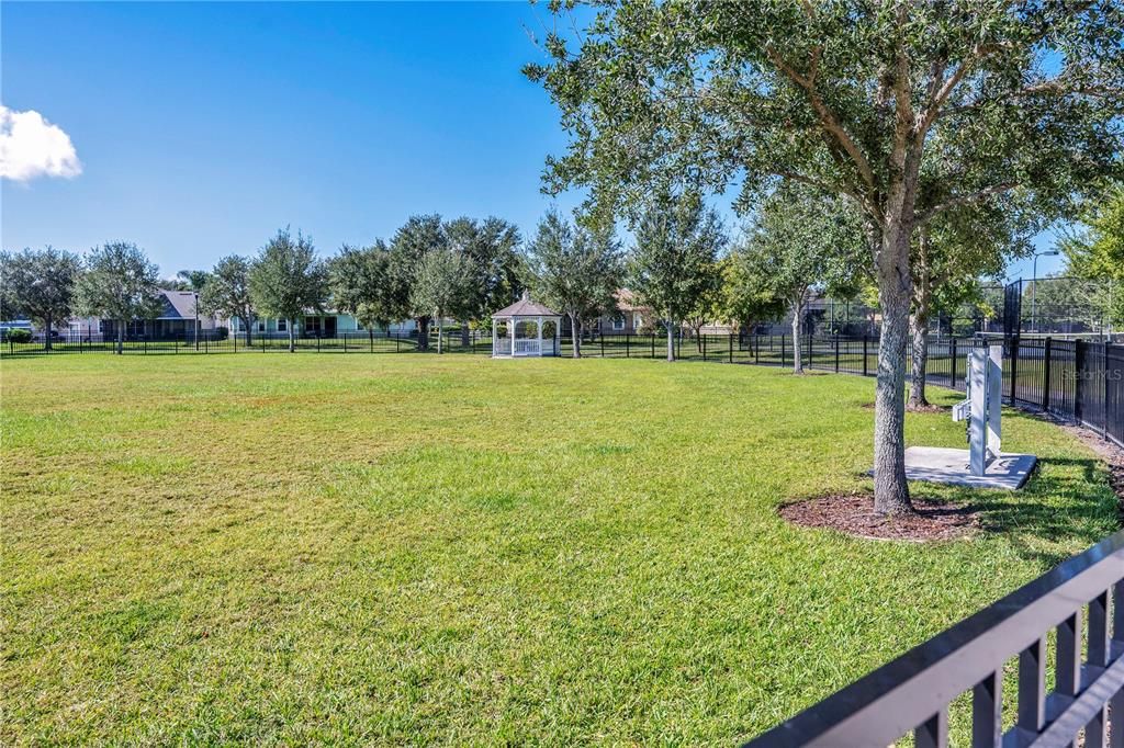 合同活跃: $345,000 (4 贝兹, 2 浴室, 2198 平方英尺)