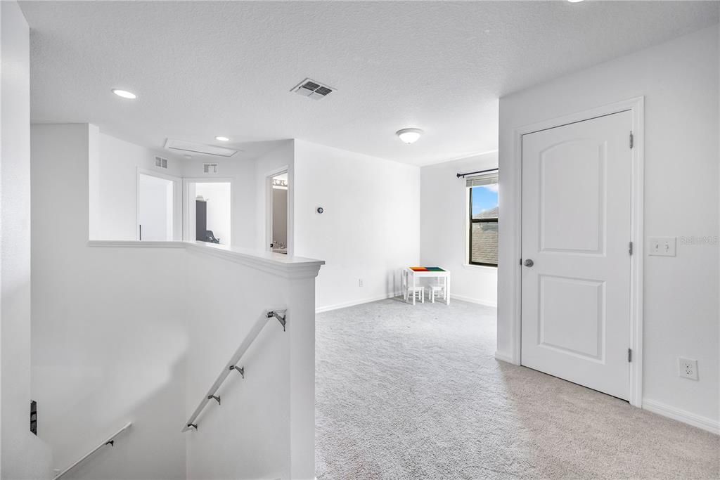 合同活跃: $345,000 (4 贝兹, 2 浴室, 2198 平方英尺)