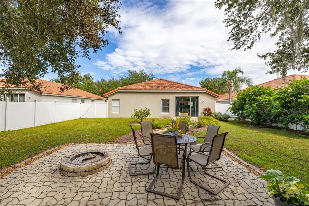 For Sale: $655,000 (4 beds, 2 baths, 2019 Square Feet)