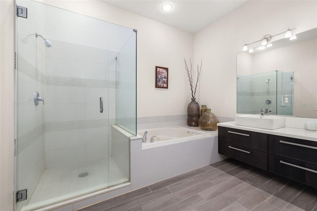 For Sale: $655,000 (4 beds, 2 baths, 2019 Square Feet)