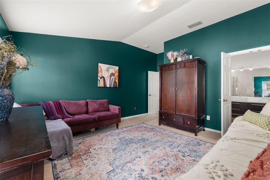 For Sale: $655,000 (4 beds, 2 baths, 2019 Square Feet)