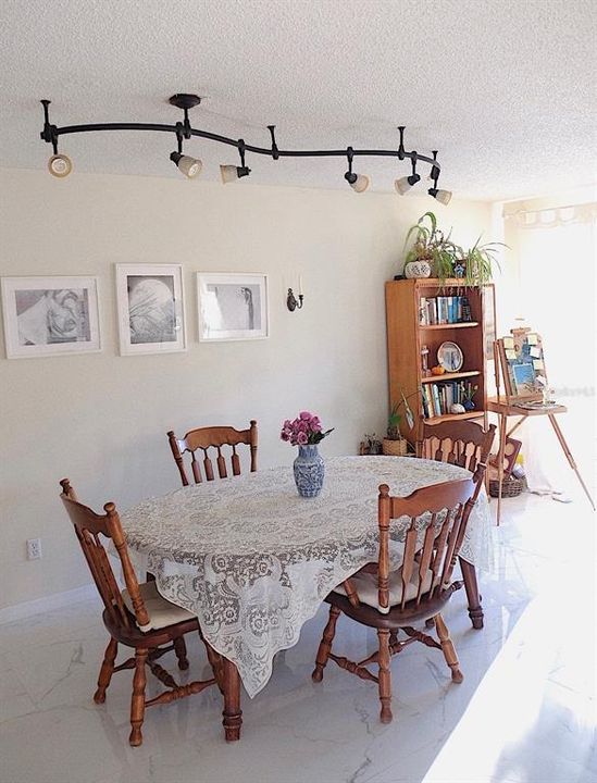 For Rent: $2,100 (2 beds, 2 baths, 1312 Square Feet)