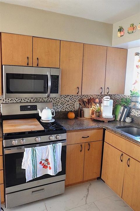 For Rent: $2,100 (2 beds, 2 baths, 1312 Square Feet)