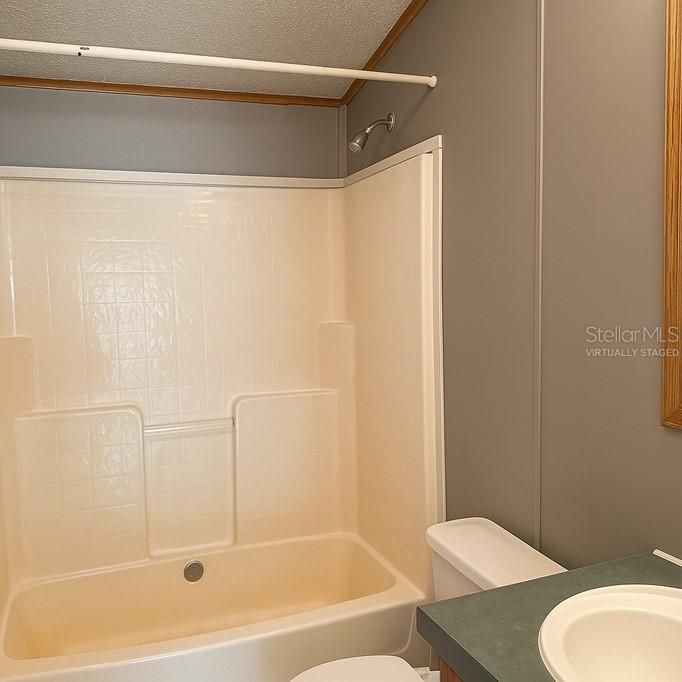 合同活跃: $139,900 (3 贝兹, 2 浴室, 1456 平方英尺)