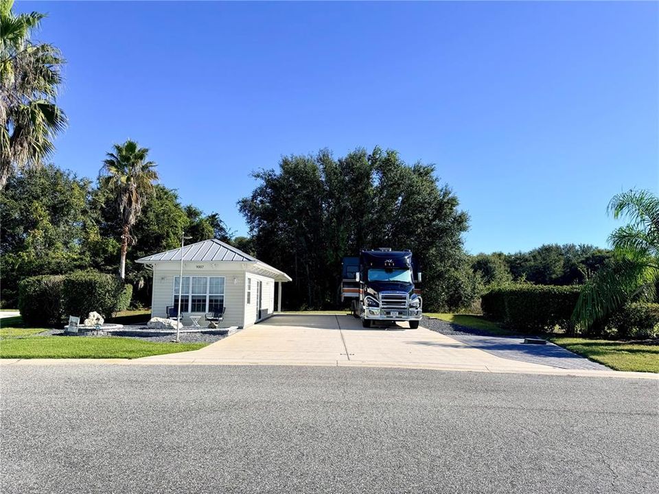 En Venta: $219,900 (0.16 acres)