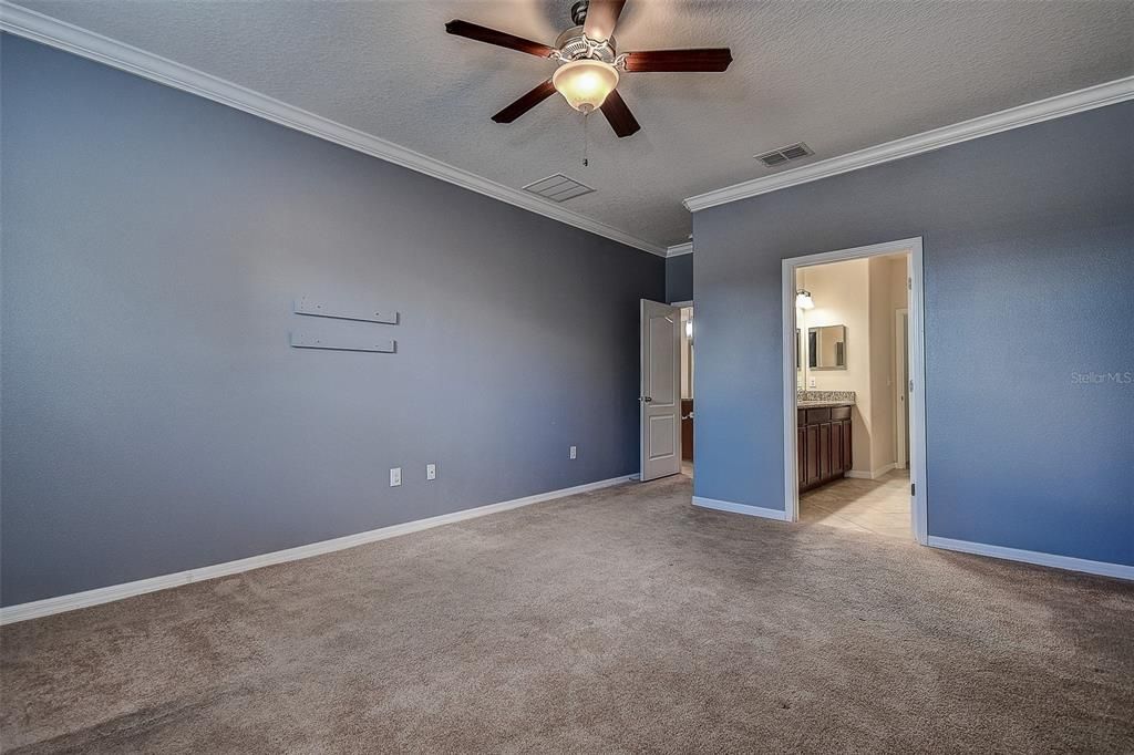 En Venta: $469,000 (5 camas, 3 baños, 2507 Pies cuadrados)