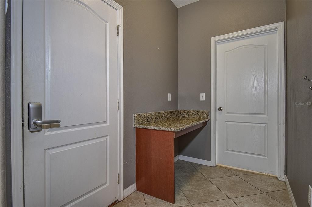 En Venta: $469,000 (5 camas, 3 baños, 2507 Pies cuadrados)