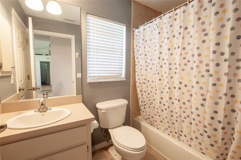 For Sale: $380,000 (3 beds, 2 baths, 1185 Square Feet)