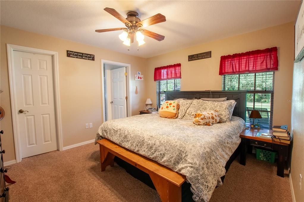 For Sale: $380,000 (3 beds, 2 baths, 1185 Square Feet)