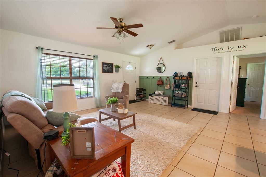 For Sale: $380,000 (3 beds, 2 baths, 1185 Square Feet)