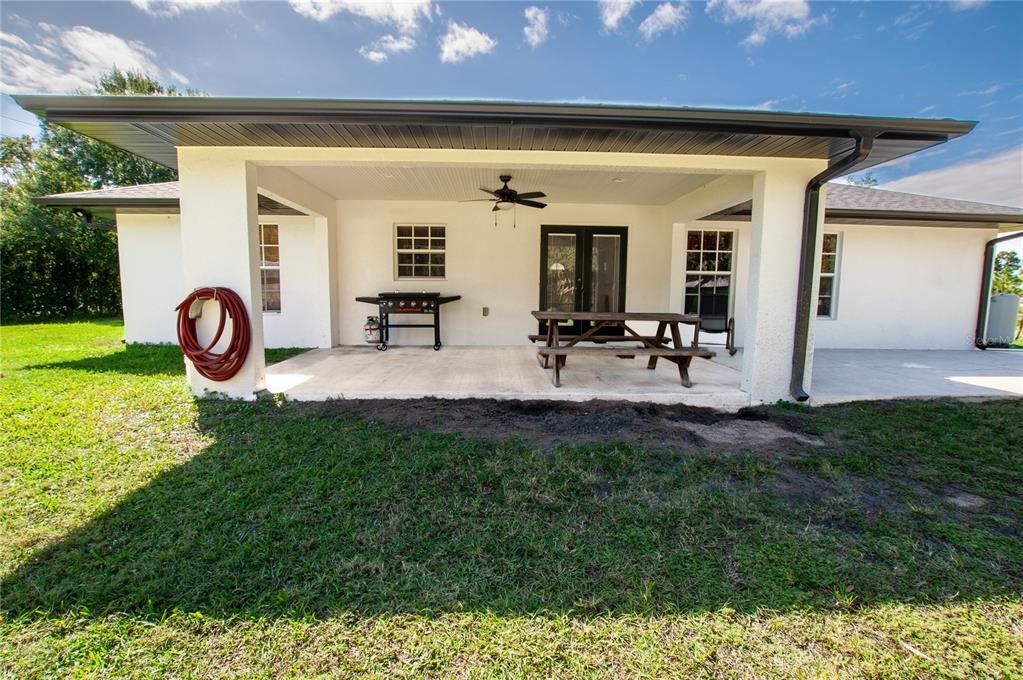 For Sale: $380,000 (3 beds, 2 baths, 1185 Square Feet)