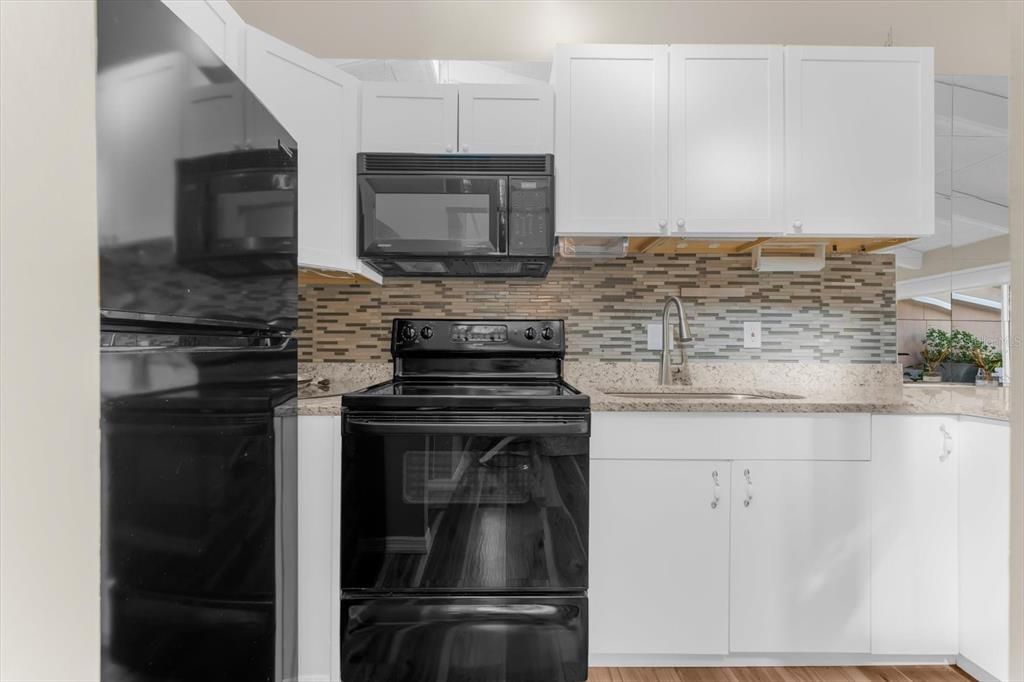 Active With Contract: $170,000 (1 beds, 1 baths, 465 Square Feet)