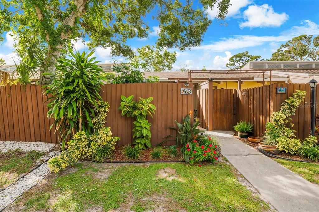 Active With Contract: $170,000 (1 beds, 1 baths, 465 Square Feet)