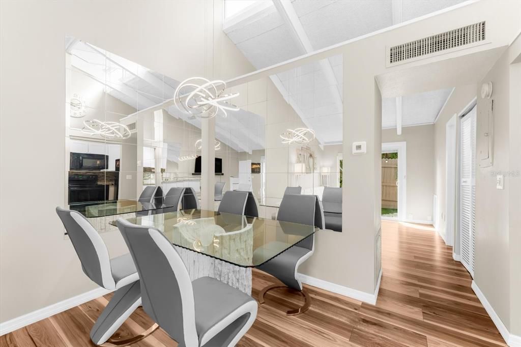 Active With Contract: $170,000 (1 beds, 1 baths, 465 Square Feet)