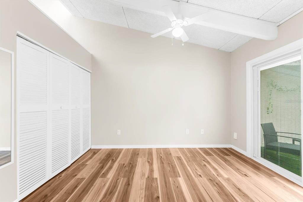 Active With Contract: $170,000 (1 beds, 1 baths, 465 Square Feet)