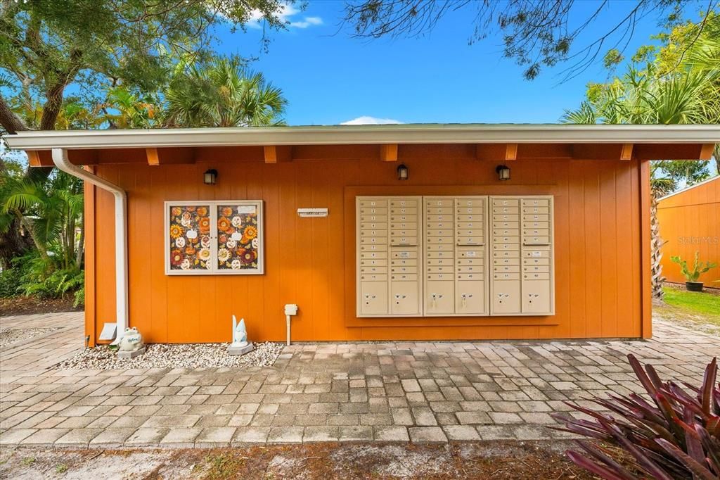 Active With Contract: $170,000 (1 beds, 1 baths, 465 Square Feet)