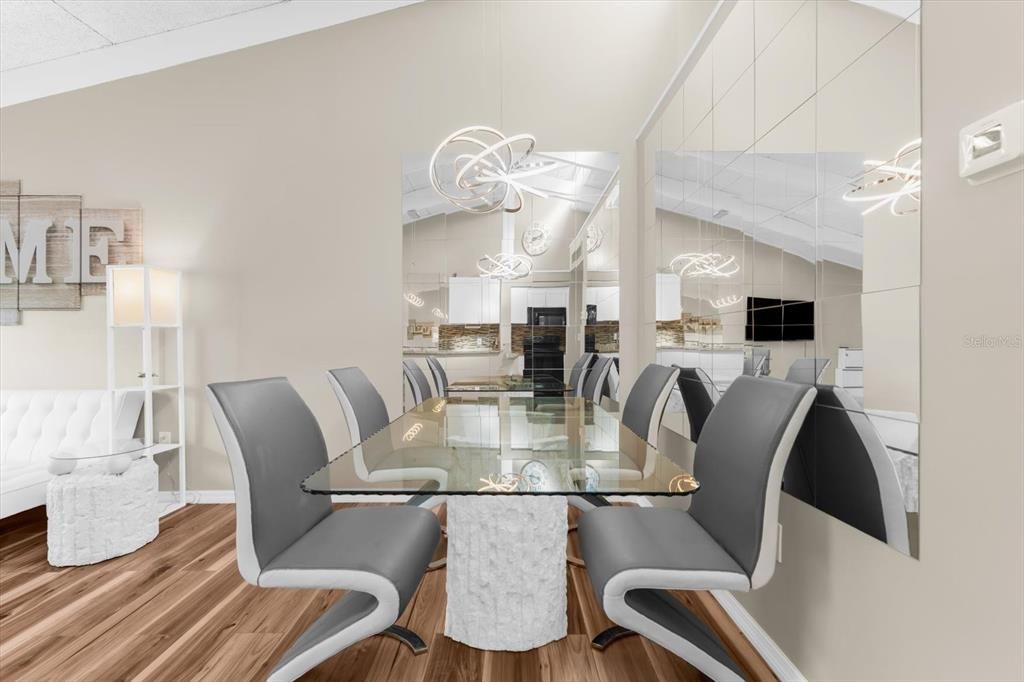 Active With Contract: $170,000 (1 beds, 1 baths, 465 Square Feet)