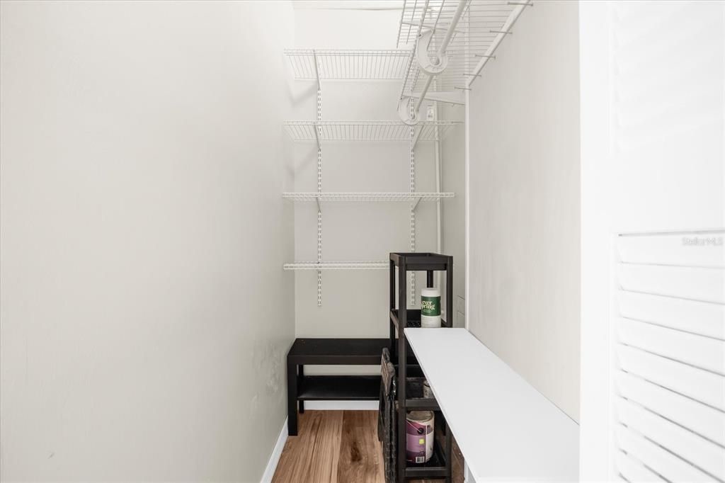 Active With Contract: $170,000 (1 beds, 1 baths, 465 Square Feet)