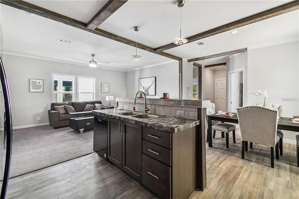 En Venta: $194,999 (2 camas, 2 baños, 1231 Pies cuadrados)