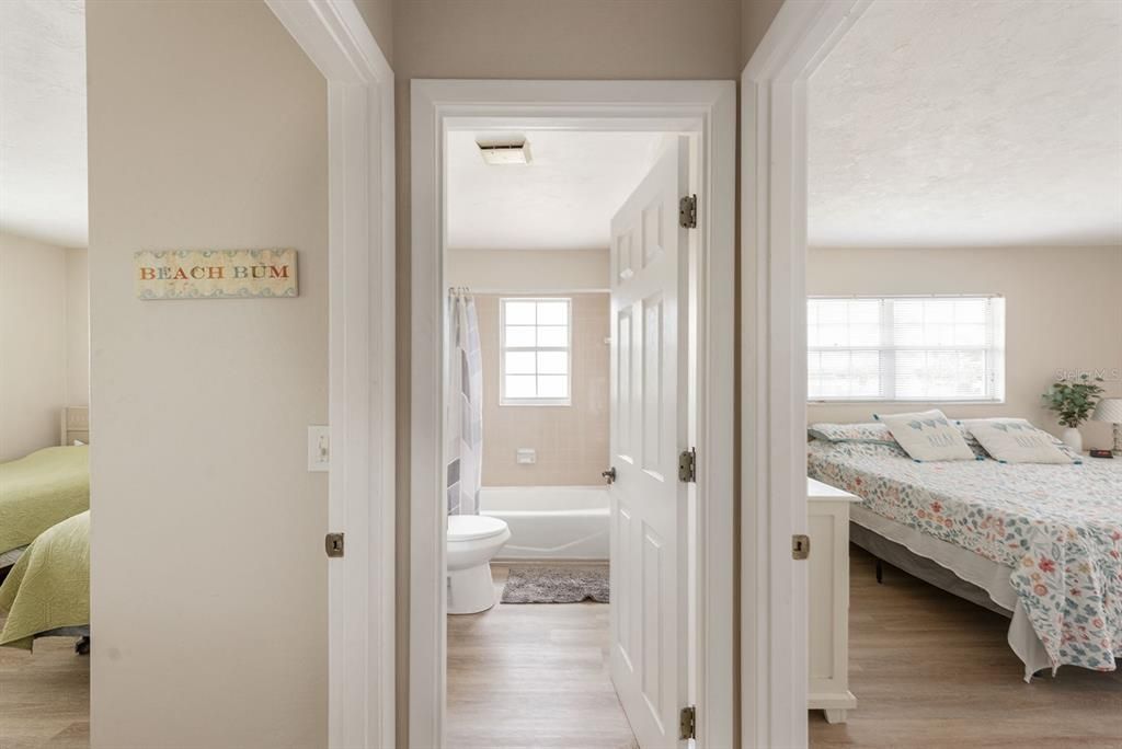 待售: $188,000 (2 贝兹, 2 浴室, 1056 平方英尺)