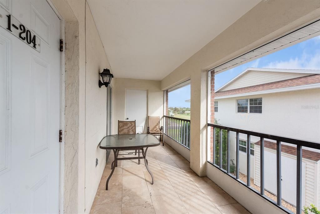 待售: $188,000 (2 贝兹, 2 浴室, 1056 平方英尺)