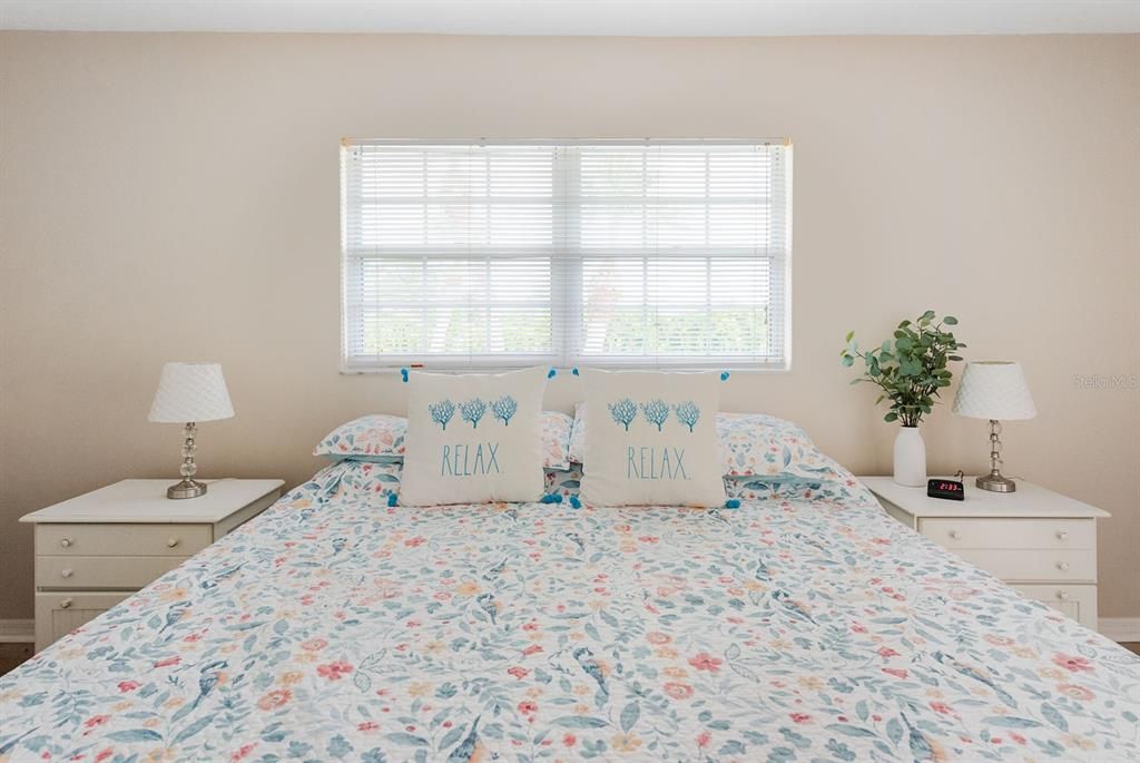 待售: $188,000 (2 贝兹, 2 浴室, 1056 平方英尺)