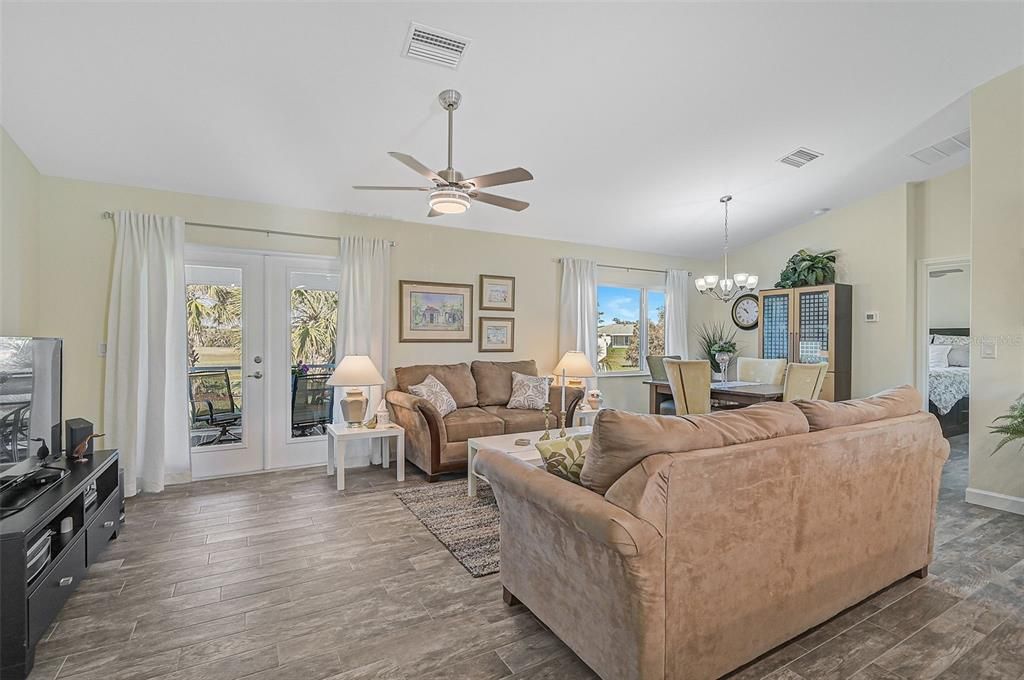 Active With Contract: $310,000 (3 beds, 2 baths, 1325 Square Feet)