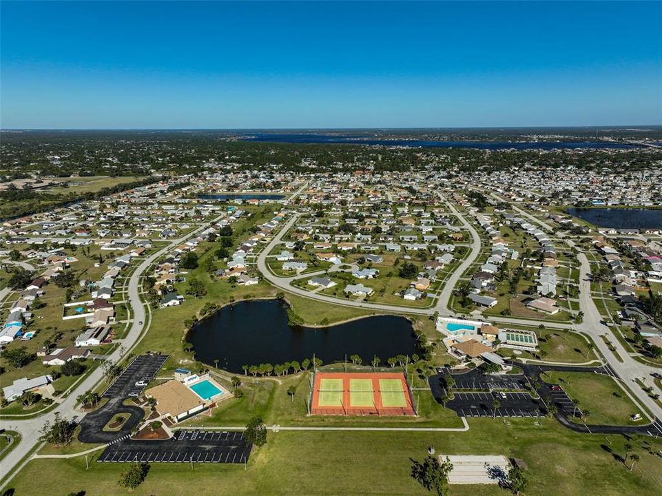 Active With Contract: $310,000 (3 beds, 2 baths, 1325 Square Feet)