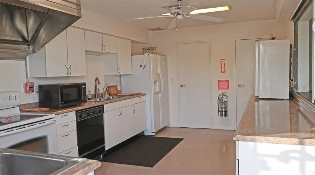 Active With Contract: $310,000 (3 beds, 2 baths, 1325 Square Feet)