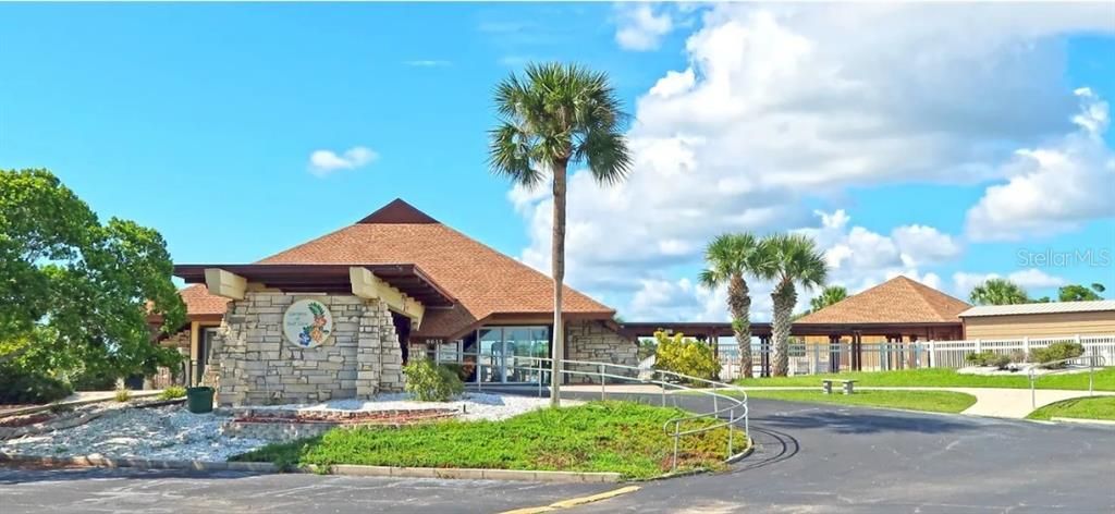 Active With Contract: $310,000 (3 beds, 2 baths, 1325 Square Feet)