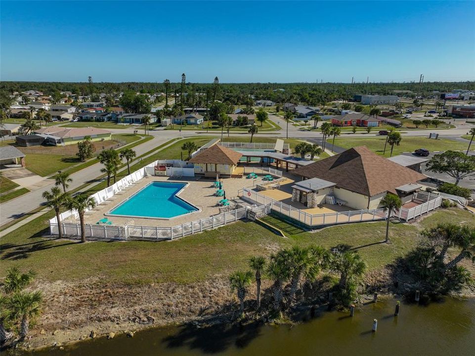 Active With Contract: $310,000 (3 beds, 2 baths, 1325 Square Feet)