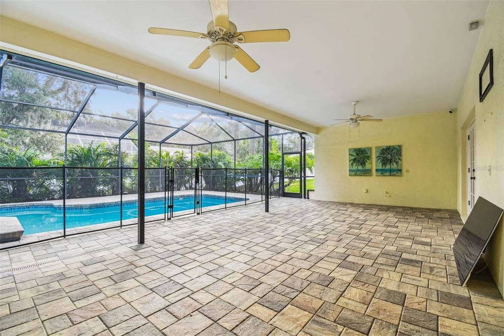 Active With Contract: $640,000 (4 beds, 2 baths, 2498 Square Feet)