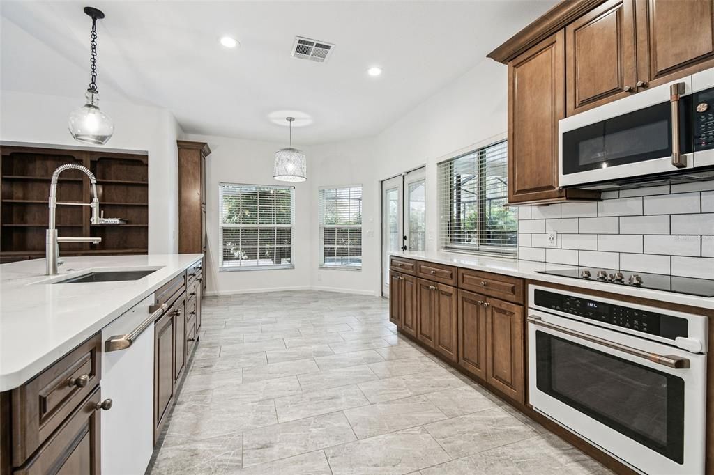 Active With Contract: $640,000 (4 beds, 2 baths, 2498 Square Feet)