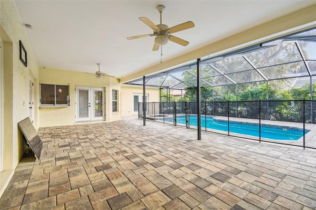 Active With Contract: $640,000 (4 beds, 2 baths, 2498 Square Feet)
