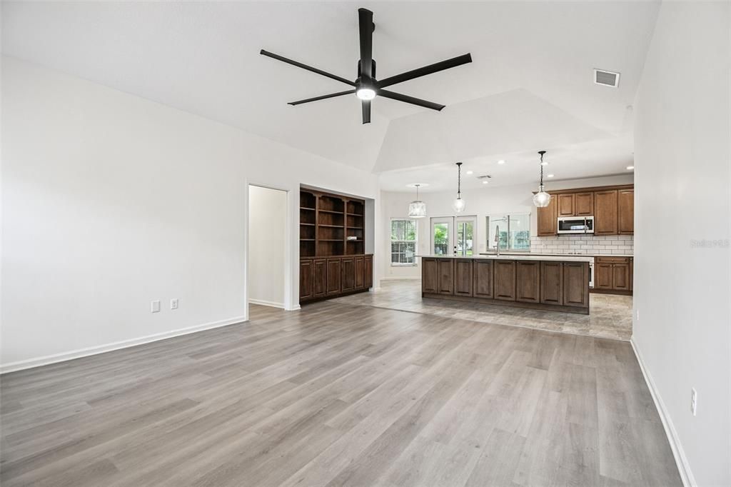 Active With Contract: $640,000 (4 beds, 2 baths, 2498 Square Feet)