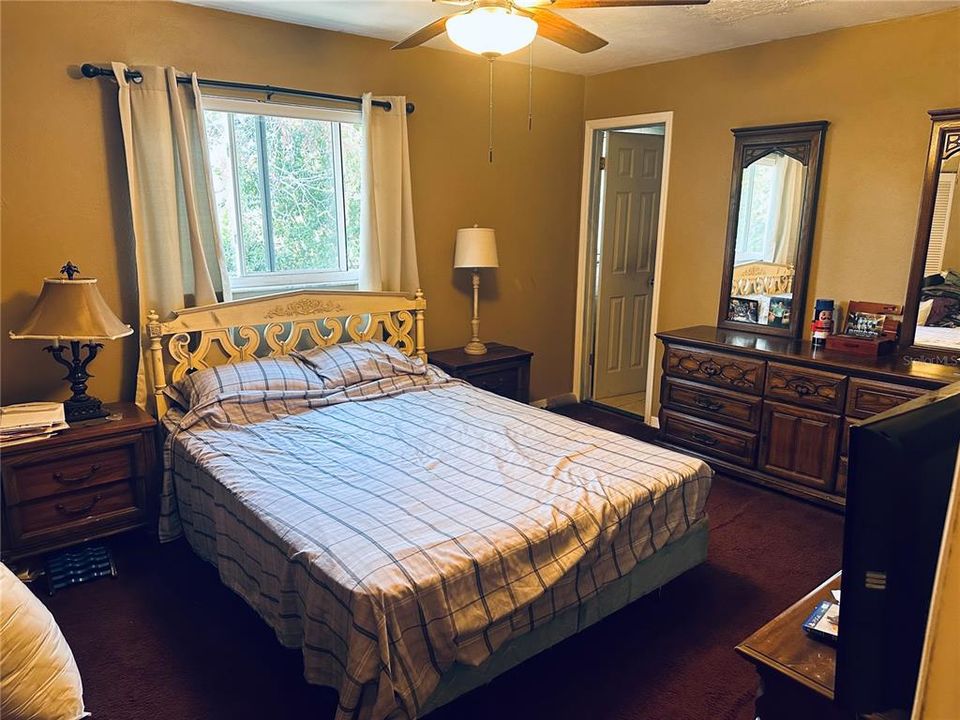 For Sale: $299,900 (3 beds, 2 baths, 1837 Square Feet)