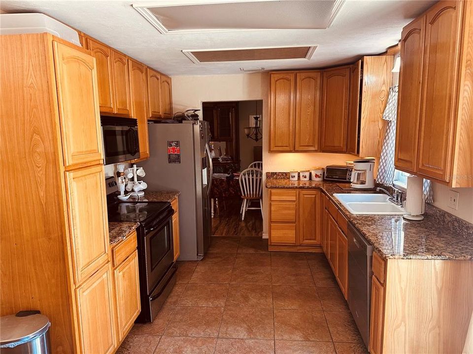 For Sale: $299,900 (3 beds, 2 baths, 1837 Square Feet)