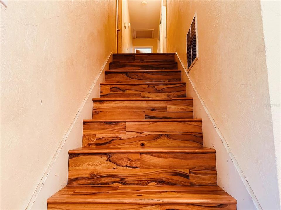 For Sale: $299,900 (3 beds, 2 baths, 1837 Square Feet)